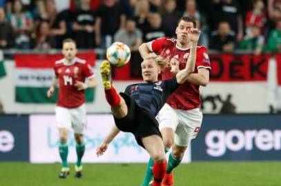 斯洛文尼亚顽强抵抗,表现令人瞩目 斯洛文尼亚顽强抵抗,表现令人瞩目