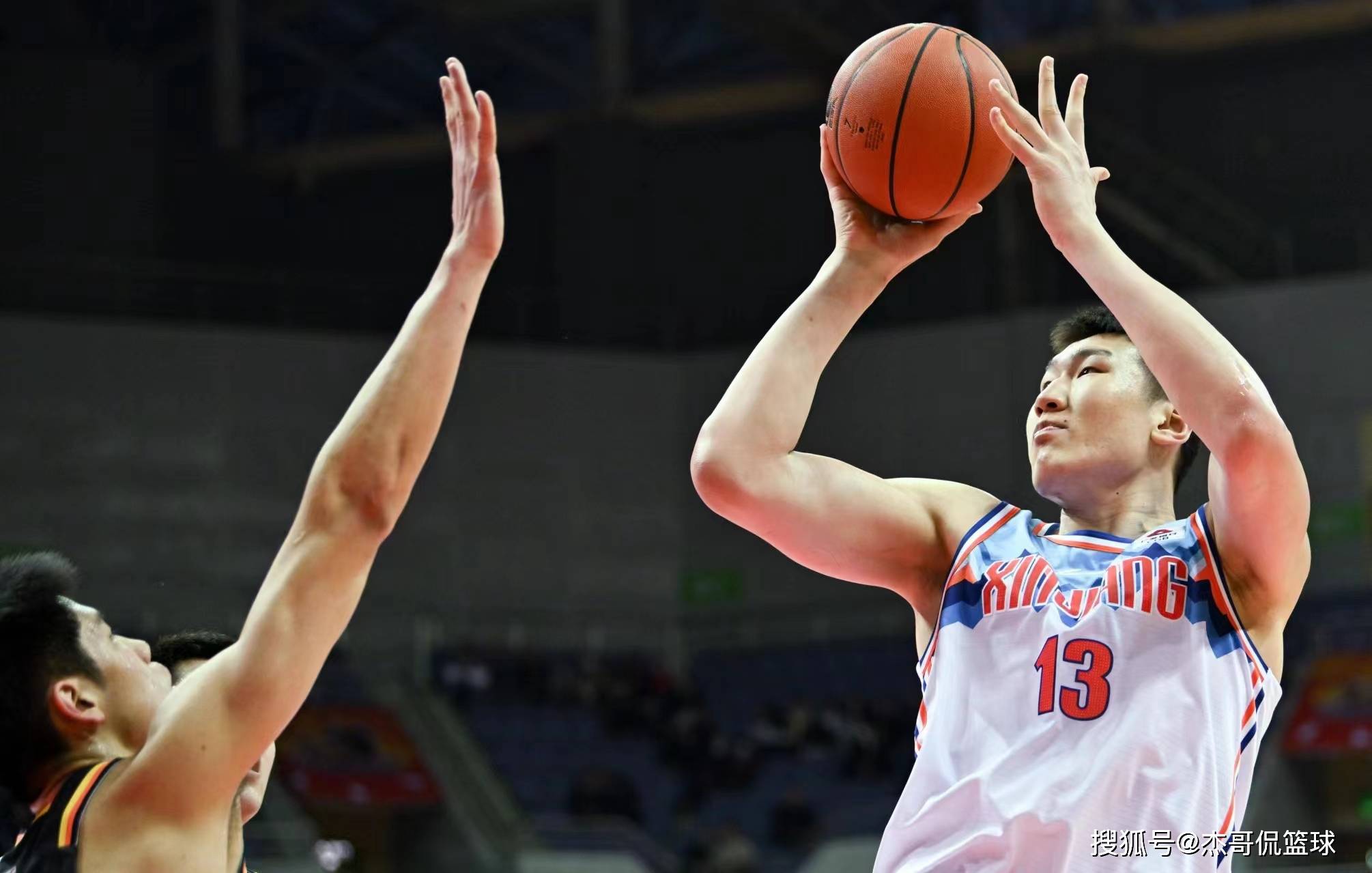 新疆男篮在比赛中发挥出色,实现了胜利 新疆男篮在比赛中发挥出色,实现了胜利