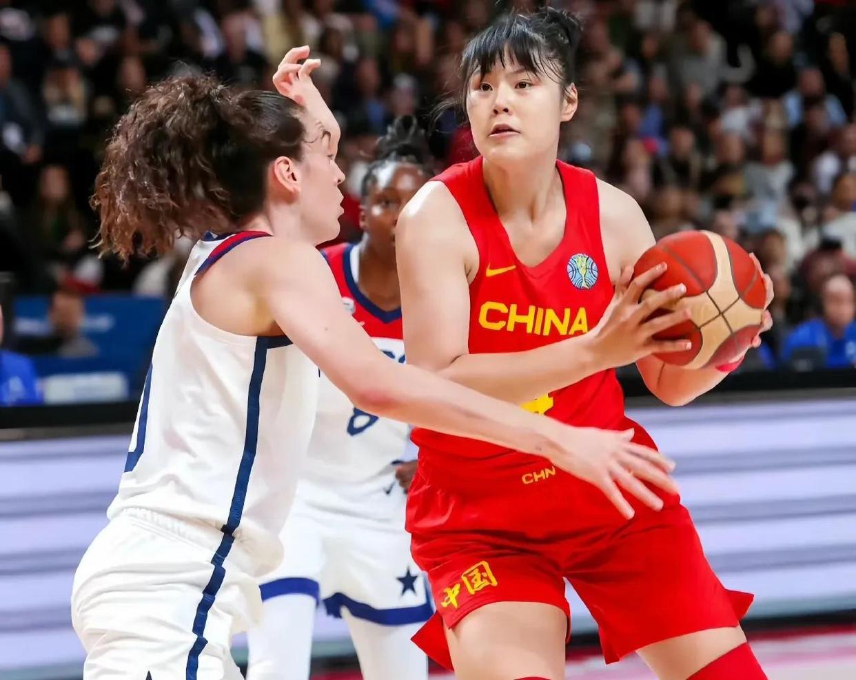 亚洲杯女球队表现亮眼赛场上展现实力 亚洲杯女球队表现亮眼赛场上展现实力