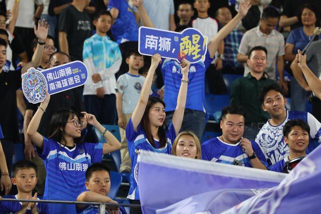 热门队伍上演惊艳表现,引爆球迷热情的简单介绍 热门队伍上演惊艳表现,引爆球迷热情的简单介绍